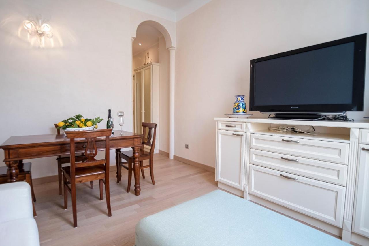 Noliday Suite Riviera Luxury Sea Flat ภายนอก รูปภาพ