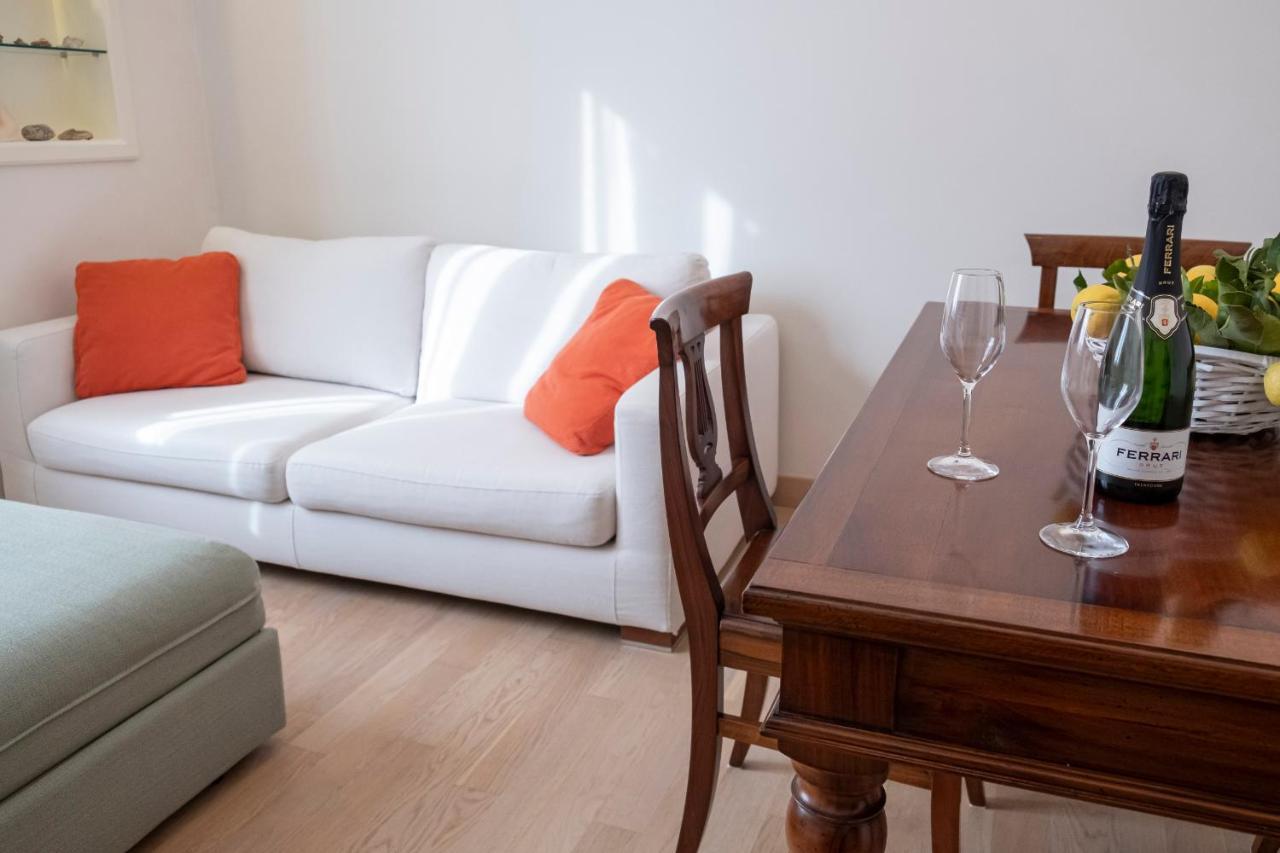 Noliday Suite Riviera Luxury Sea Flat ภายนอก รูปภาพ